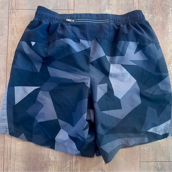 Under Armour Geometric Print Loose Fit Athletic Gym Shorts Size Small - Picture 2 of 5